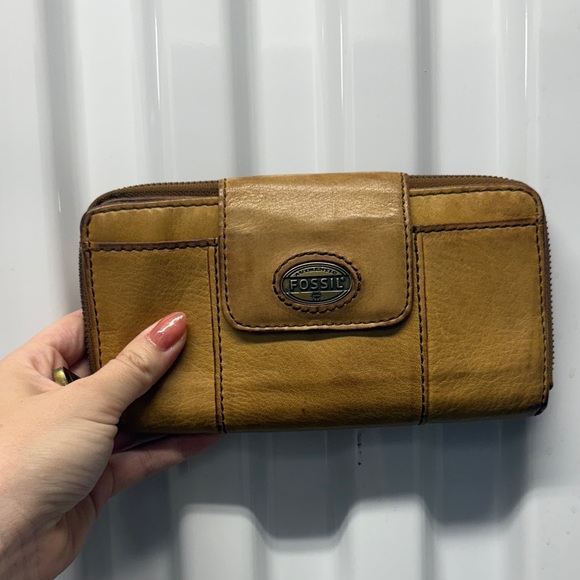 Fossil Brown Leather Women's Wallet - Picture 1 of 4